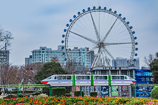 河南省郑州市人民公园铁轨游览车
