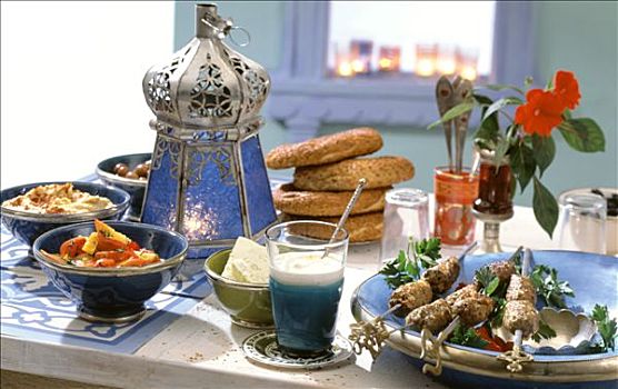 土耳其,自助餐,肉丸,烤串,沙拉,酸奶