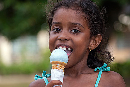 女孩,吃,冰淇淋,头像,拉迪格岛,塞舌尔,非洲