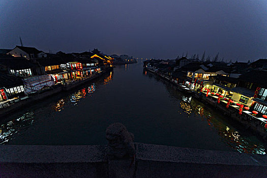 朱家角放生桥两岸夜景