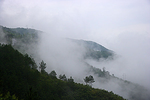 雨中巫山的云雾
