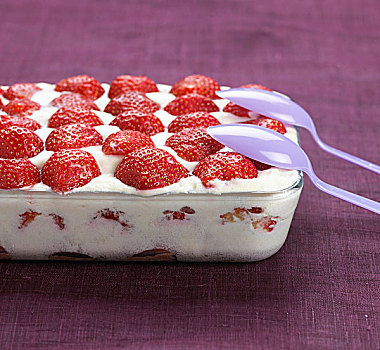 草莓,提拉米苏蛋糕