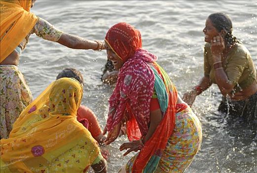 女人,浴,朝圣,节日,拉贾斯坦邦,北印度,亚洲