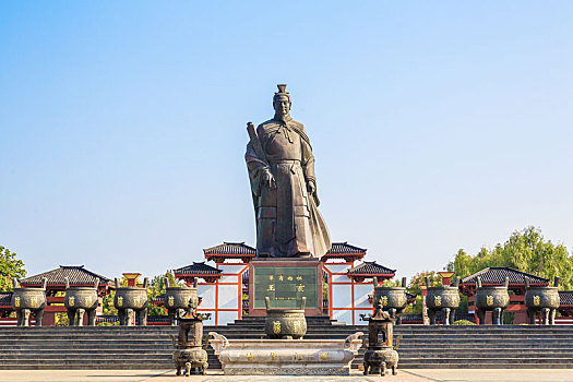 商祖王亥塑像,中国河南省商丘古文化旅游区商祖祠