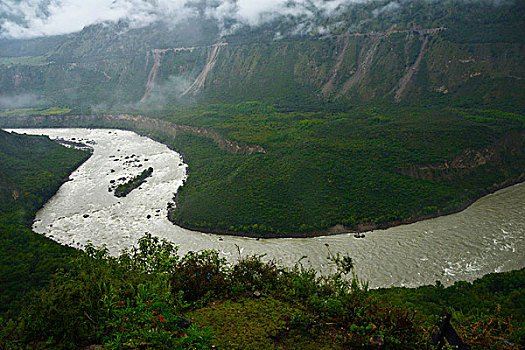 雅鲁藏布大峡谷风景