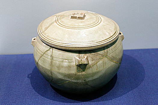 南朝青釉瓷盖罐