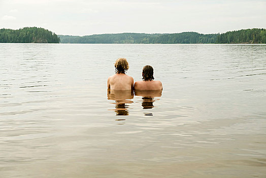 两个,美女,坐,水,远眺,湖,瑞典,欧洲