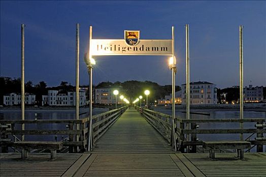 傍晚,码头,海利根达姆,梅克伦堡州,德国