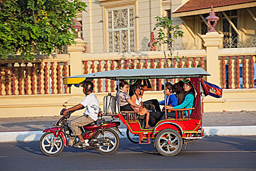 柬埔寨,金边,家庭,嘟嘟车