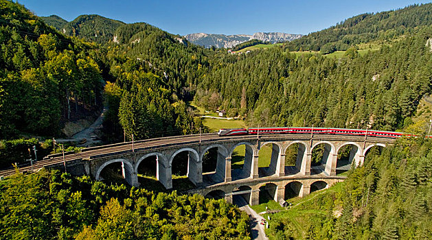 客运列车,高架桥,下奥地利州,奥地利,欧洲
