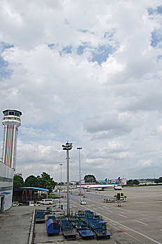 陆地机场