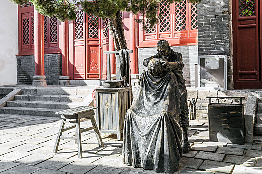 街头理发民俗雕塑,河南省洛阳民俗博物馆