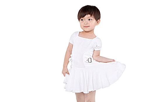 穿白裙子的小女孩