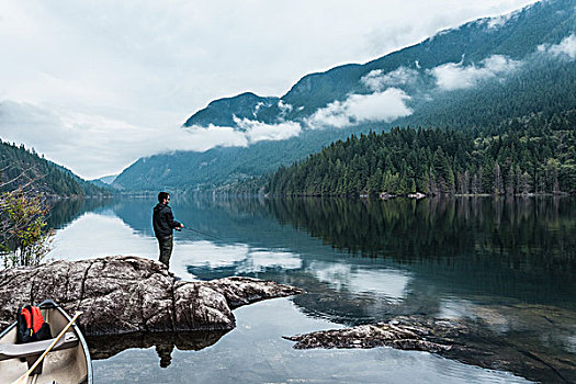 钓鱼,男人,石头,不列颠哥伦比亚省,加拿大
