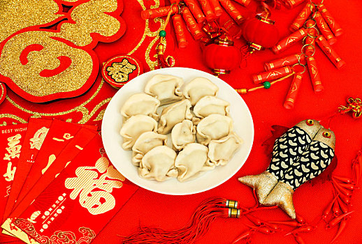中国新年传统美食饺子和装饰品静物组合特写