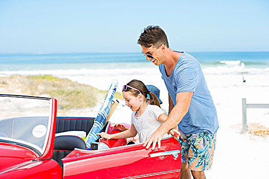 父亲,帮助,女儿,敞篷车,海滩