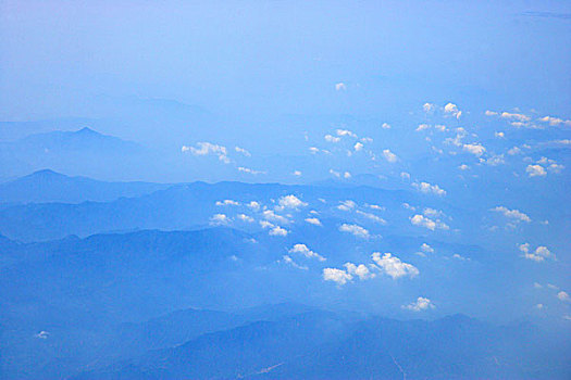 九千米高空俯看大地