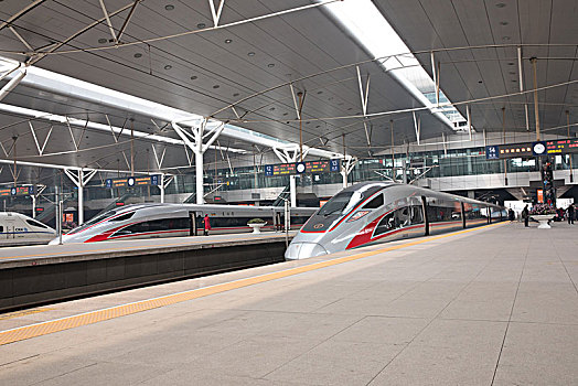 中国制造复兴号高铁列车
