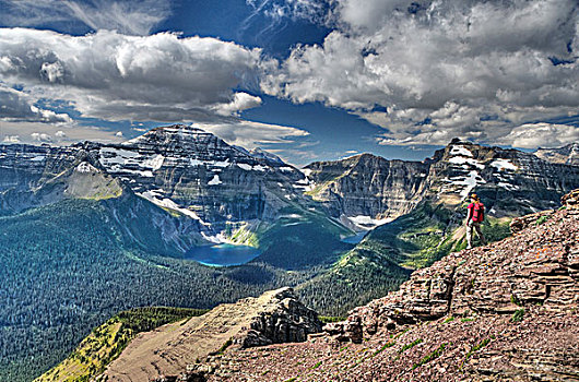 女性,远足者,顶峰,小路,瓦特顿湖国家公园,艾伯塔省,加拿大