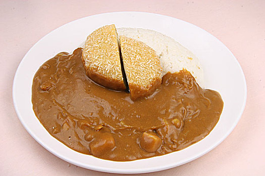 炸土豆牛肉饼咖喱饭