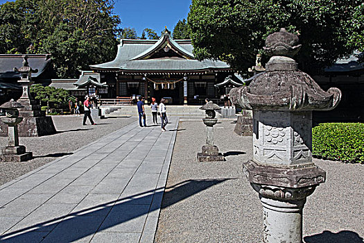 水前寺成趣园是仿造江户时代从江户日本桥至京都三条大桥间东海道上的53道美景缩小而建的,别具情趣,园内风景优雅,为典型的桃山风格的纯日本风情回游式庭院