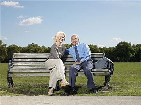 老年,夫妻,公园长椅