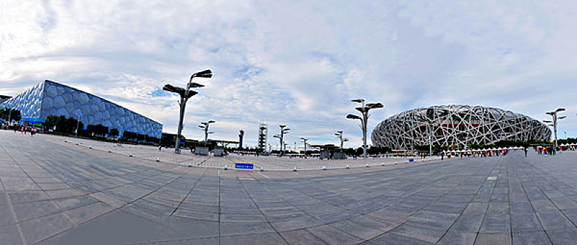 北京奥林匹克公园－国家游泳中心水立方和国家体育场鸟巢全景