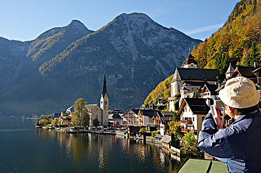 游客,拍照,乡村,哈尔斯塔特,湖,世界遗产,萨尔茨卡莫古特,上奥地利州,奥地利,欧洲