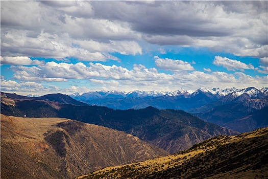 追寻自然之美,东达山的奇峰异景
