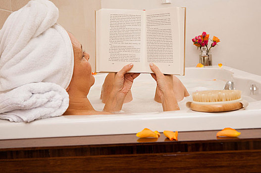 女人,沐浴,读,书本
