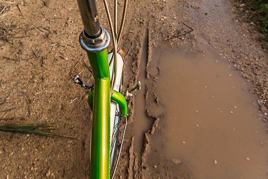 骑自行车,泥,土路