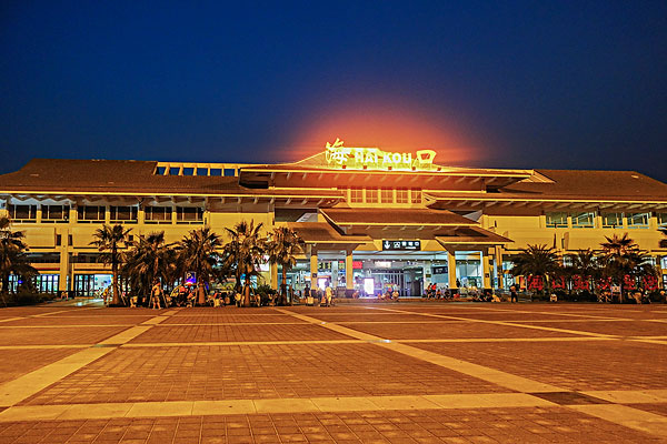 海南海口火车站,广场