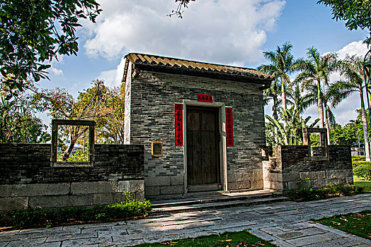 广东珠海梅溪牌坊景区展示民居门庭建设的建筑结构