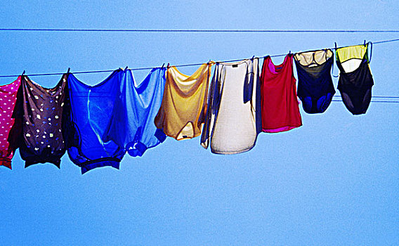 晾衣绳,洗衣服,干燥,绳索,线,块,女式上衣,衬衫,悬挂,向上,风干,象征,概念,清洁,整洁,家务,蔚蓝