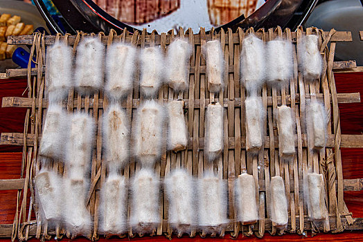 贵州丹寨万达小镇特色小吃---毛豆腐