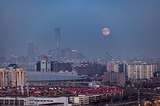 北京城市月升