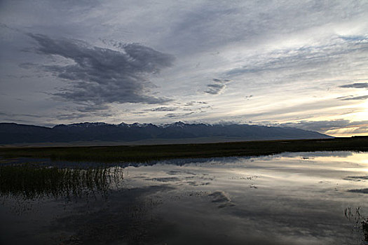 鸣沙山湿地风光