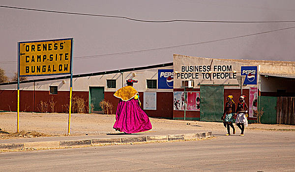 纳米比亚,辛巴族,部族,女人,主要街道