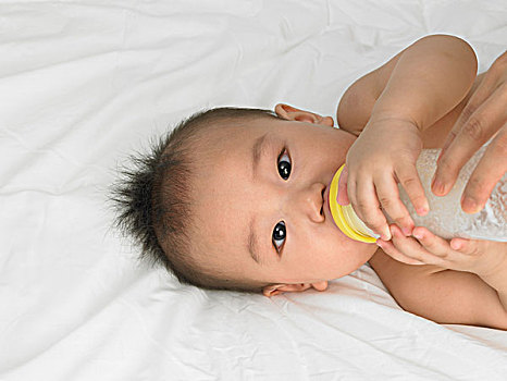 嬰兒