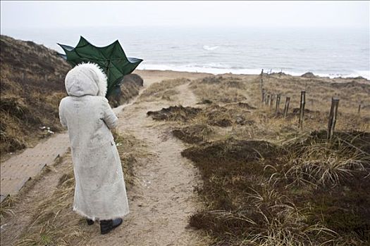 女人,拿着,伞,风暴,红崖,北弗里西亚群岛,石荷州,德国,欧洲