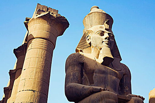 埃及,路克索神庙,卢克索神庙,巨大,坐,雕塑,拉美西斯二世,柱廊,阿蒙霍特普三世