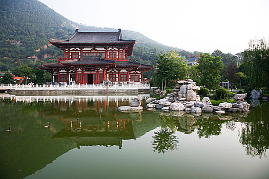 华清池(华清池简介及背后故事)