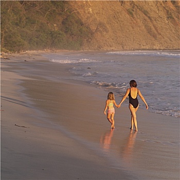 母女,走,海滩,哥斯达黎加