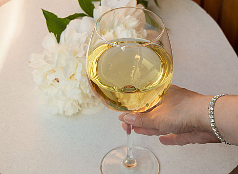 玻璃杯,白葡萄酒,拿着,女人,牵手,手镯,特写