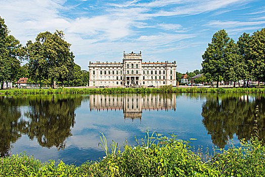 城堡,水塘,倒影,梅克伦堡前波莫瑞州,德国,欧洲