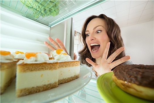 女人,看,蛋糕,冰箱