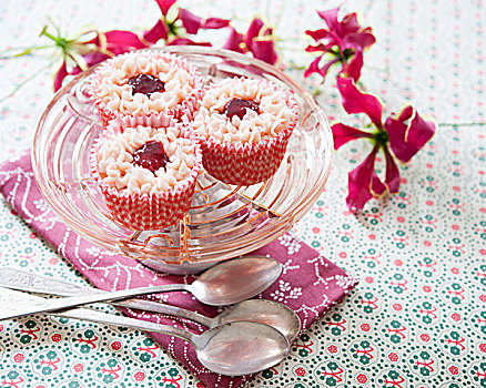 草莓酱,杯形蛋糕