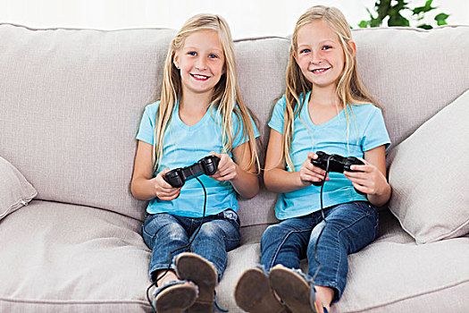 头像,双胞胎,玩电玩,一起,客厅