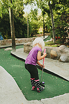 女孩,玩,小高尔夫,不列颠哥伦比亚省,加拿大