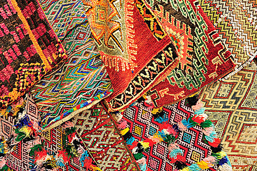 彩色,编织物,垫子,传统,装饰,阿拉伯人,售出,商家,露天市场,集市,摩洛哥,非洲